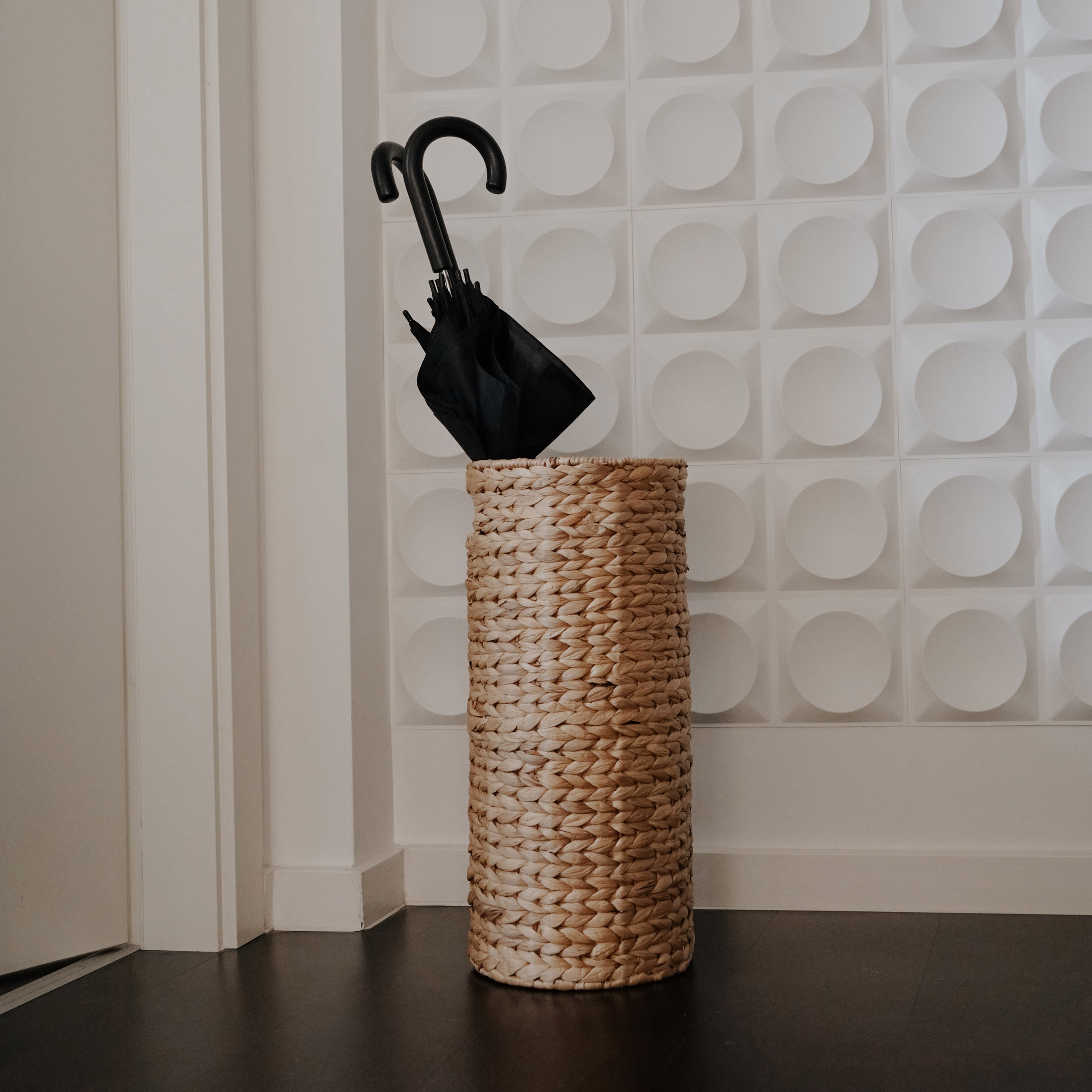 Natural Parasol Stand Made of Water Hyacinth: Stylish Organization for Hallways & Foyers