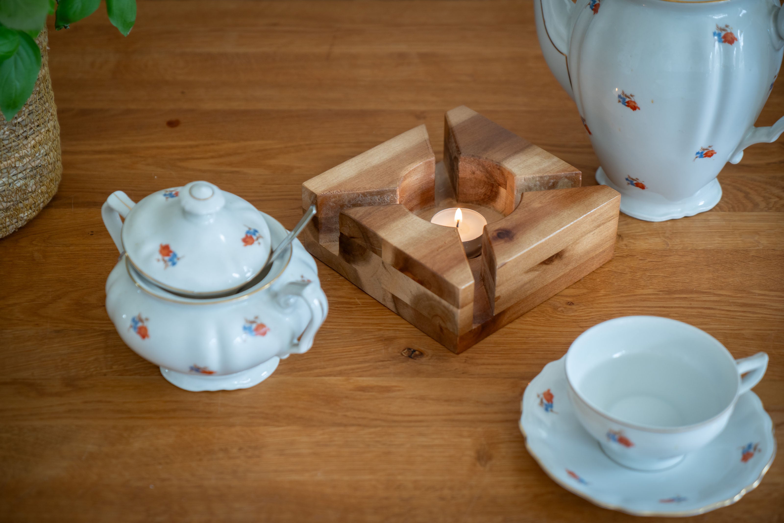 Massives Akazienholz Stövchen: Warmer Genuss für deine Teestunde