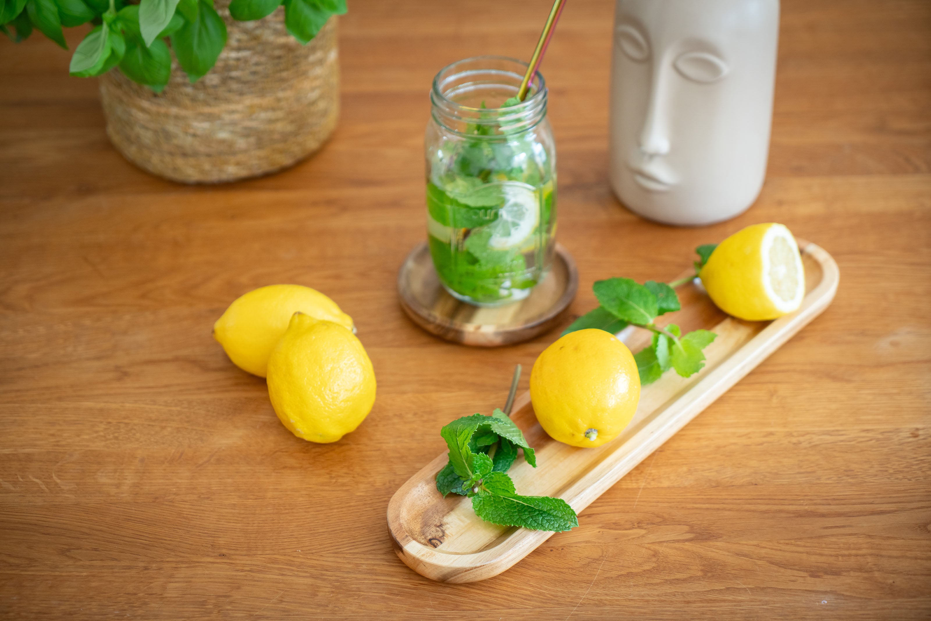 Edles Servierbrett aus Akazienholz: Stilvolle Bühne für Tapas & Deko