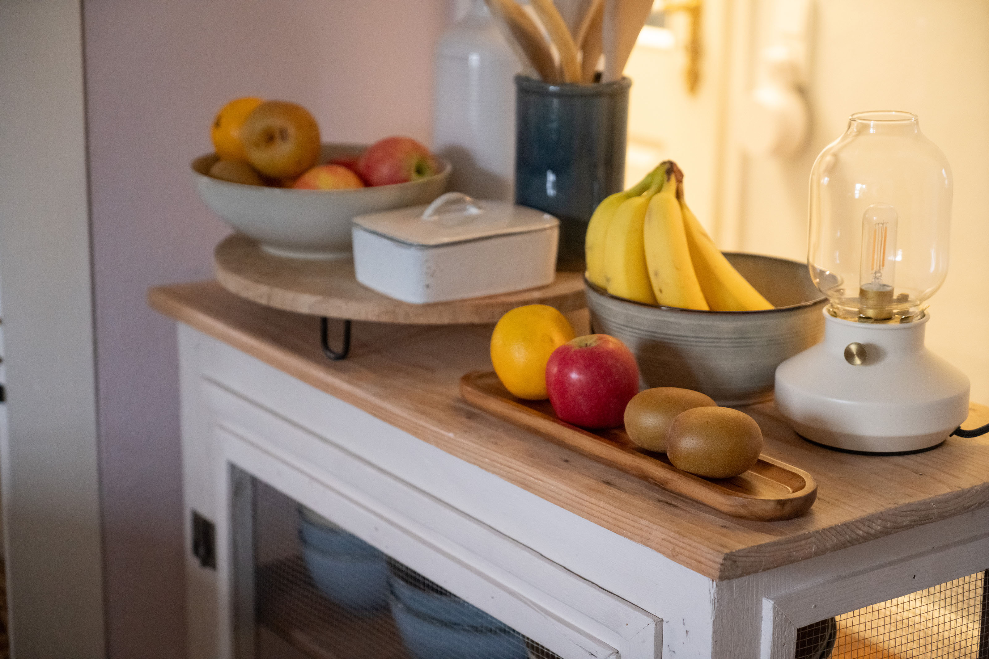 Edles Servierbrett aus Akazienholz: Stilvolle Bühne für Tapas & Deko