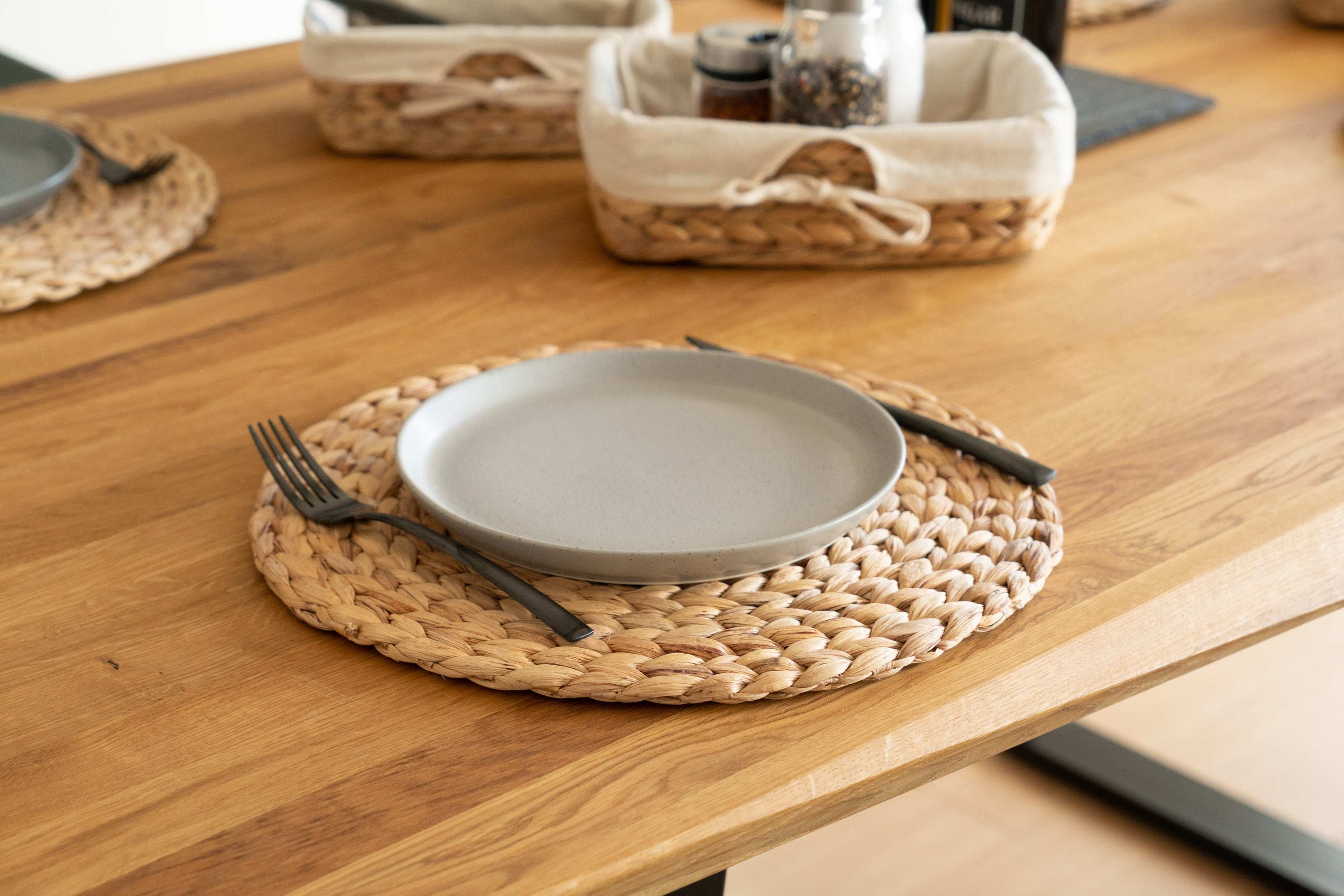 Tischsets aus Wasserhyazinthe, rund geflochten - 35cm Durchmesser - Decorasian.eu