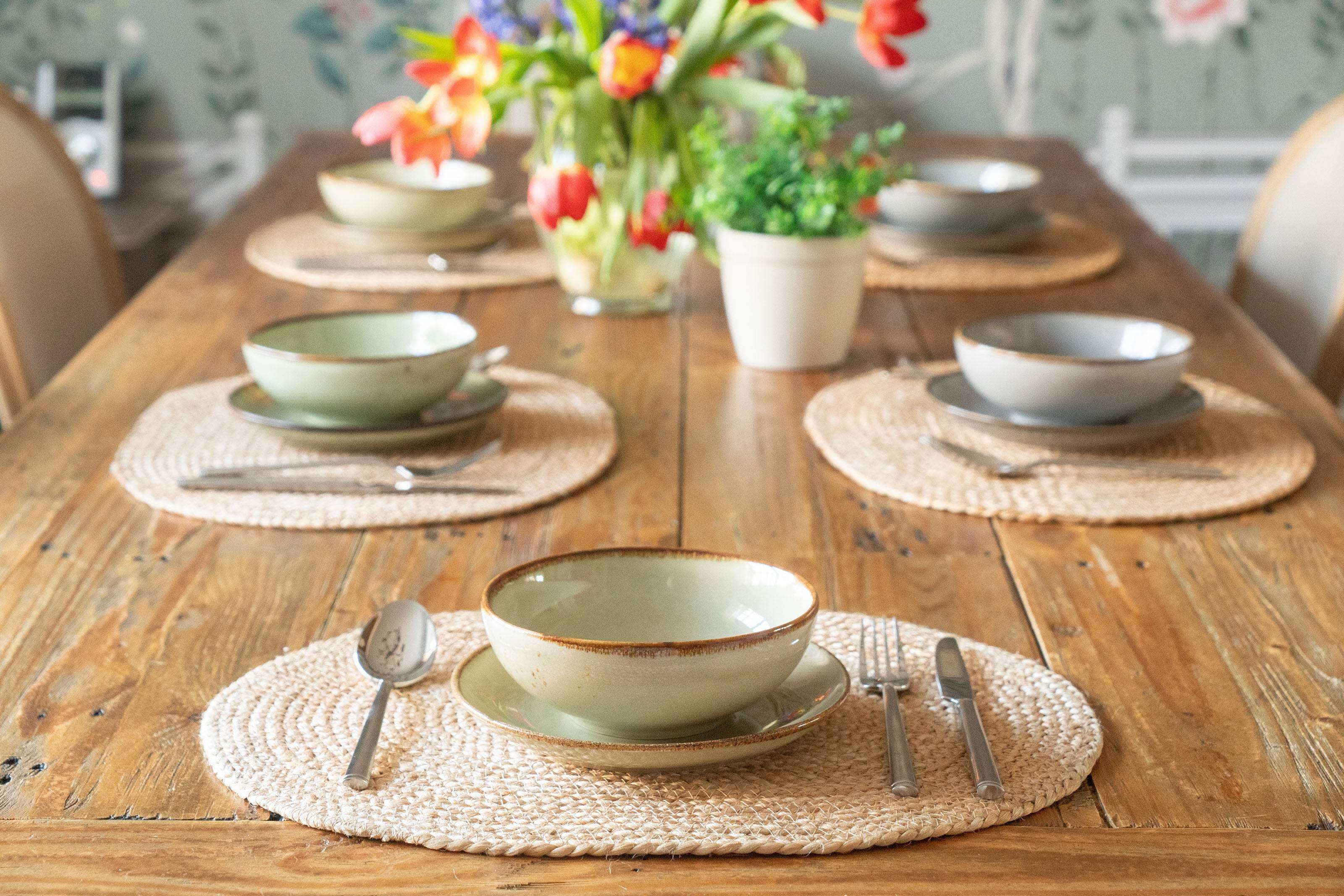 Ovale Platzdeckchen aus Jute – Stilvolle Akzente für Deinen Tisch - Decorasian.eu