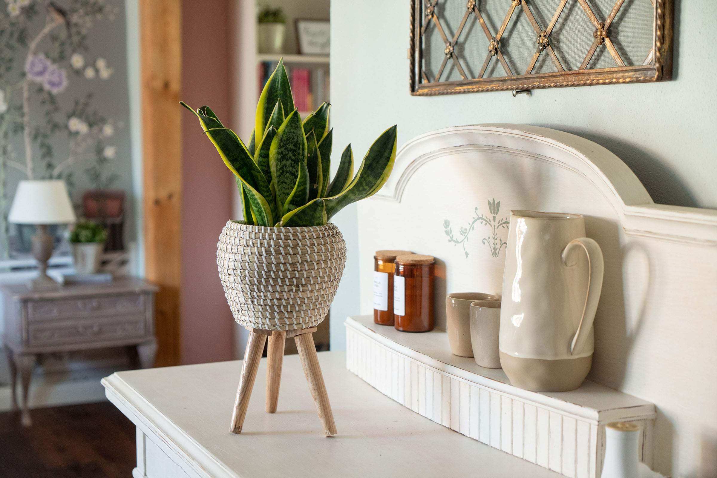 Blumentopf aus Seegras geflochten, mit integriertem Ständer - Decorasian.eu