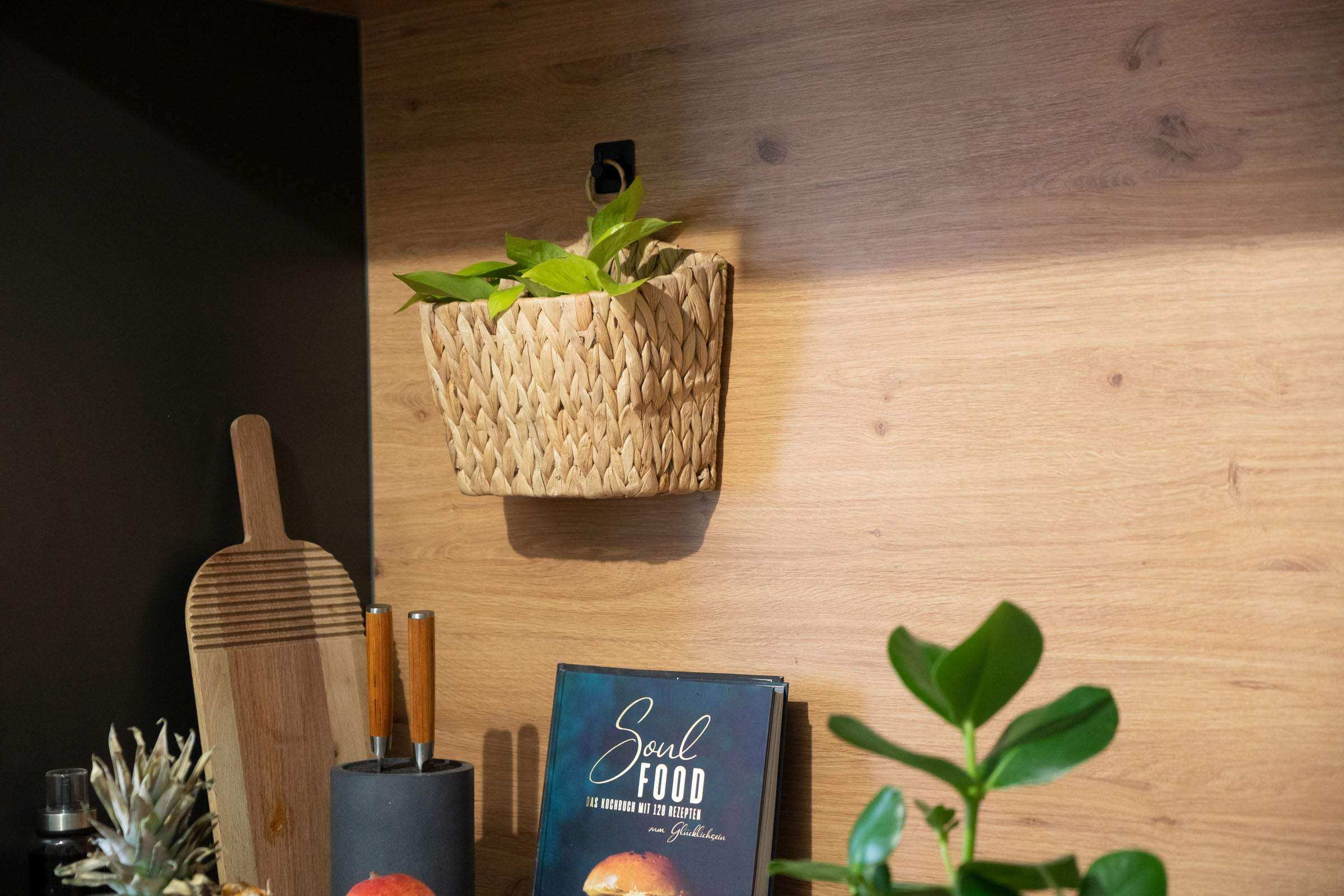 Wandampel – Blumenampel für die Wand - Decorasian.eu