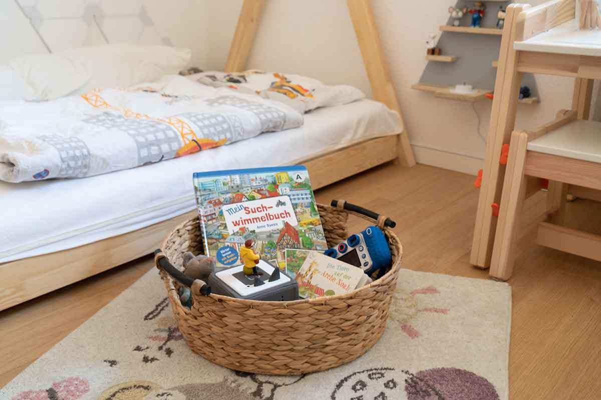 Große Wäschewanne, Korb geflochten aus Wasserhyazinthe mit Holzgriffen - Decorasian.eu