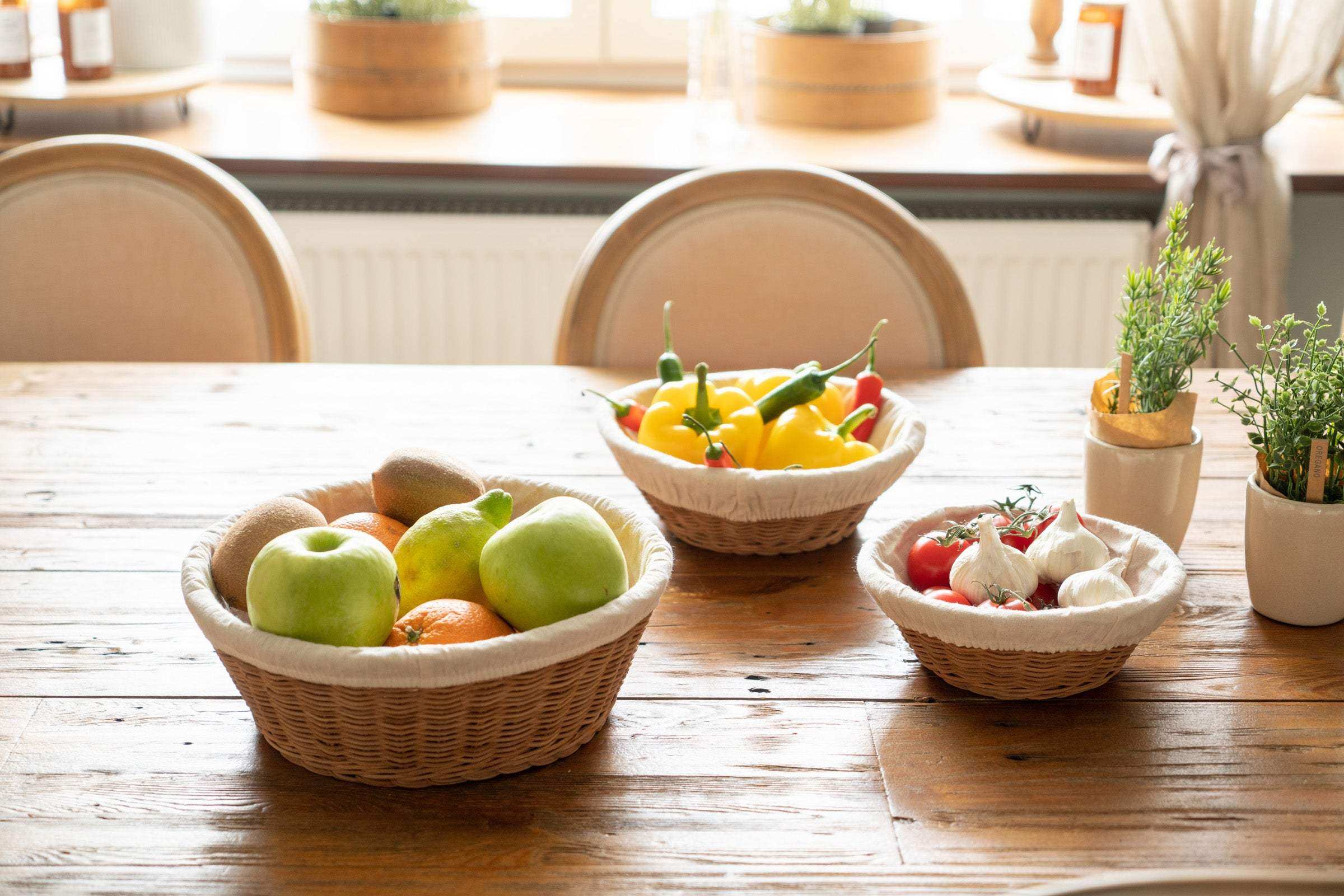 Set aus 3 Brötchenkörben aus Rattan geflochten mit Leinentuch - Decorasian.eu