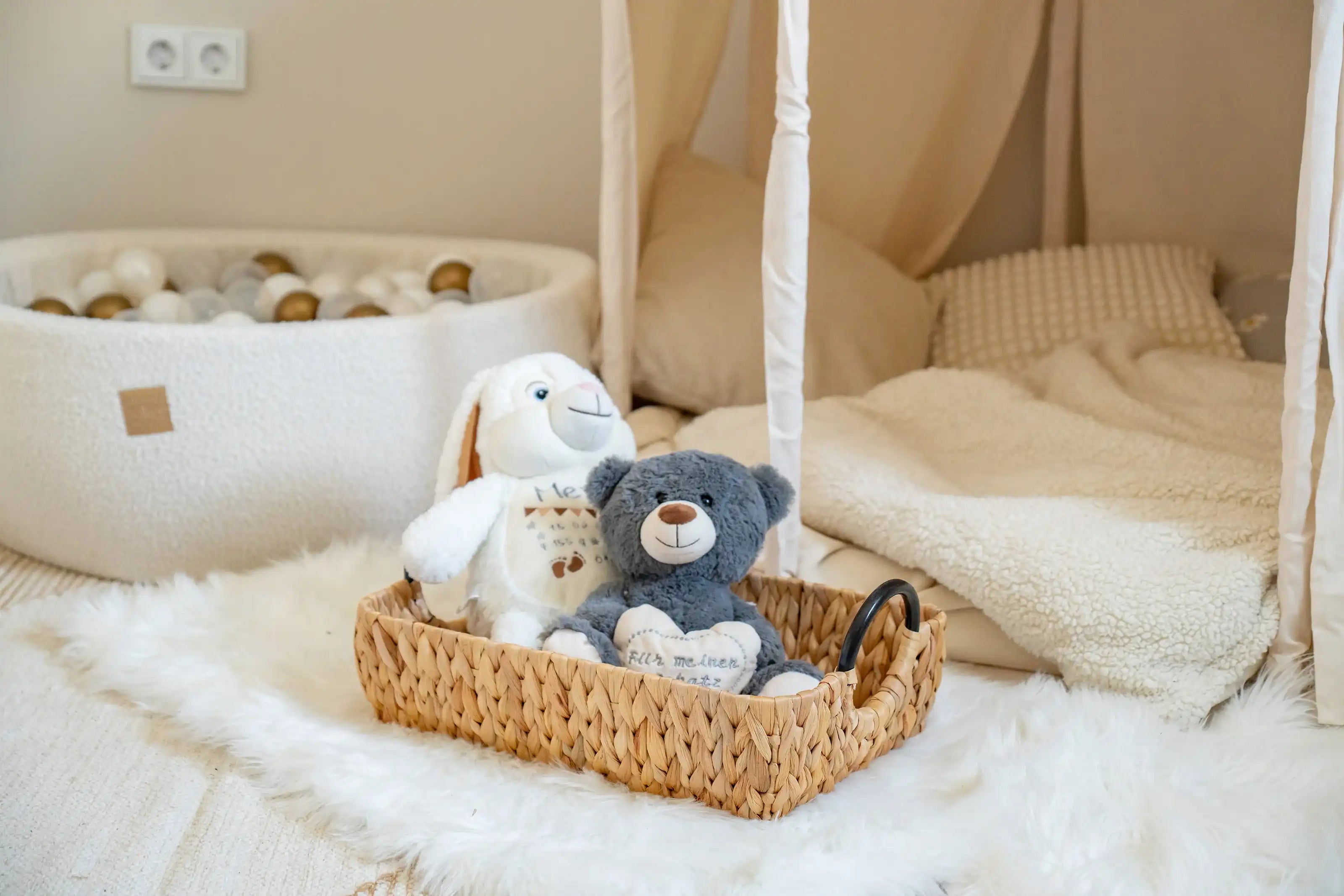 Boho Serviertablett aus Wasserhyazinthe mit Griffen – 3 Größen
