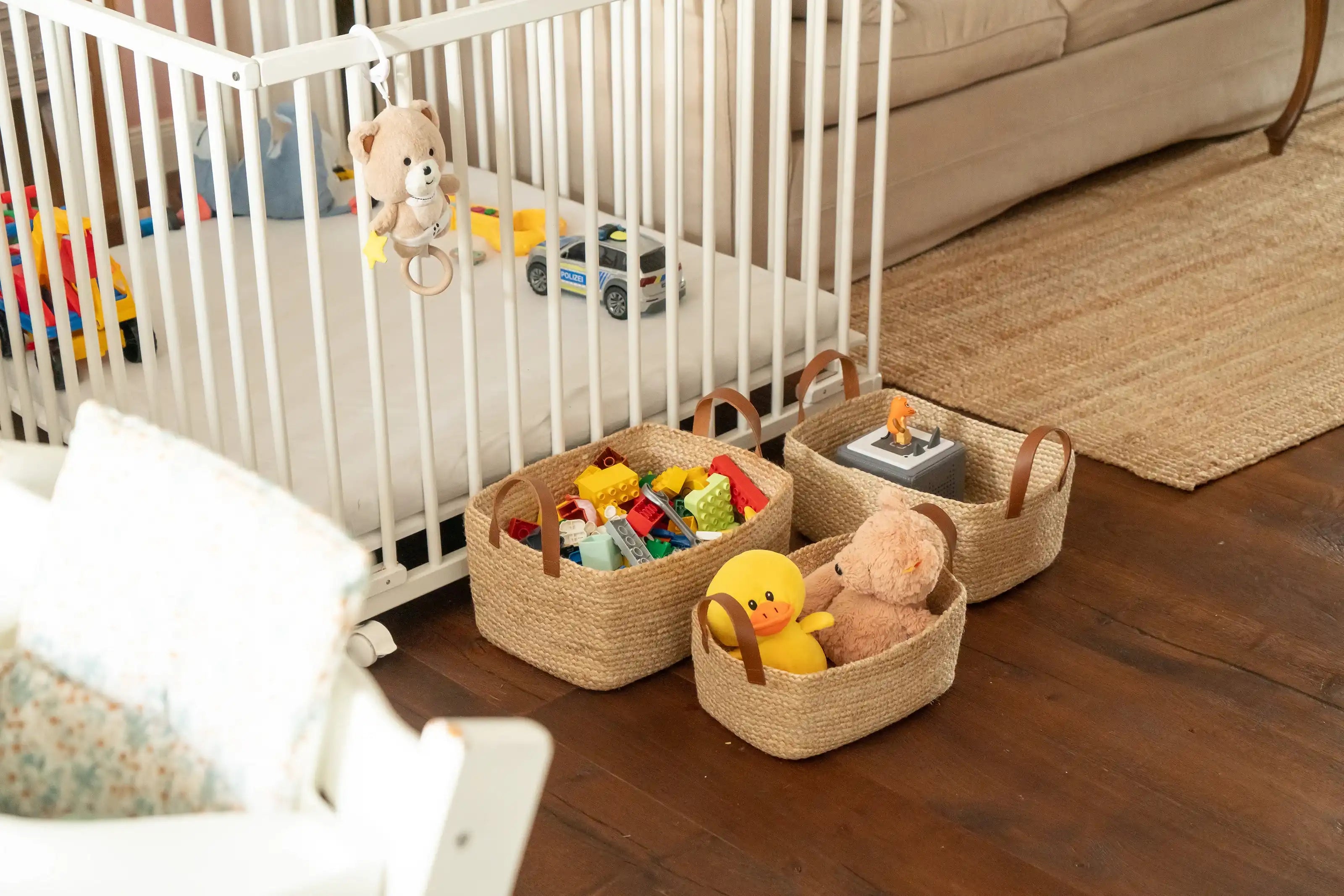 Körbe aus Jute mit Lederhenkeln – Nachhaltige Aufbewahrung mit Stil für Bad, Kinderzimmer & Schlafzimmer